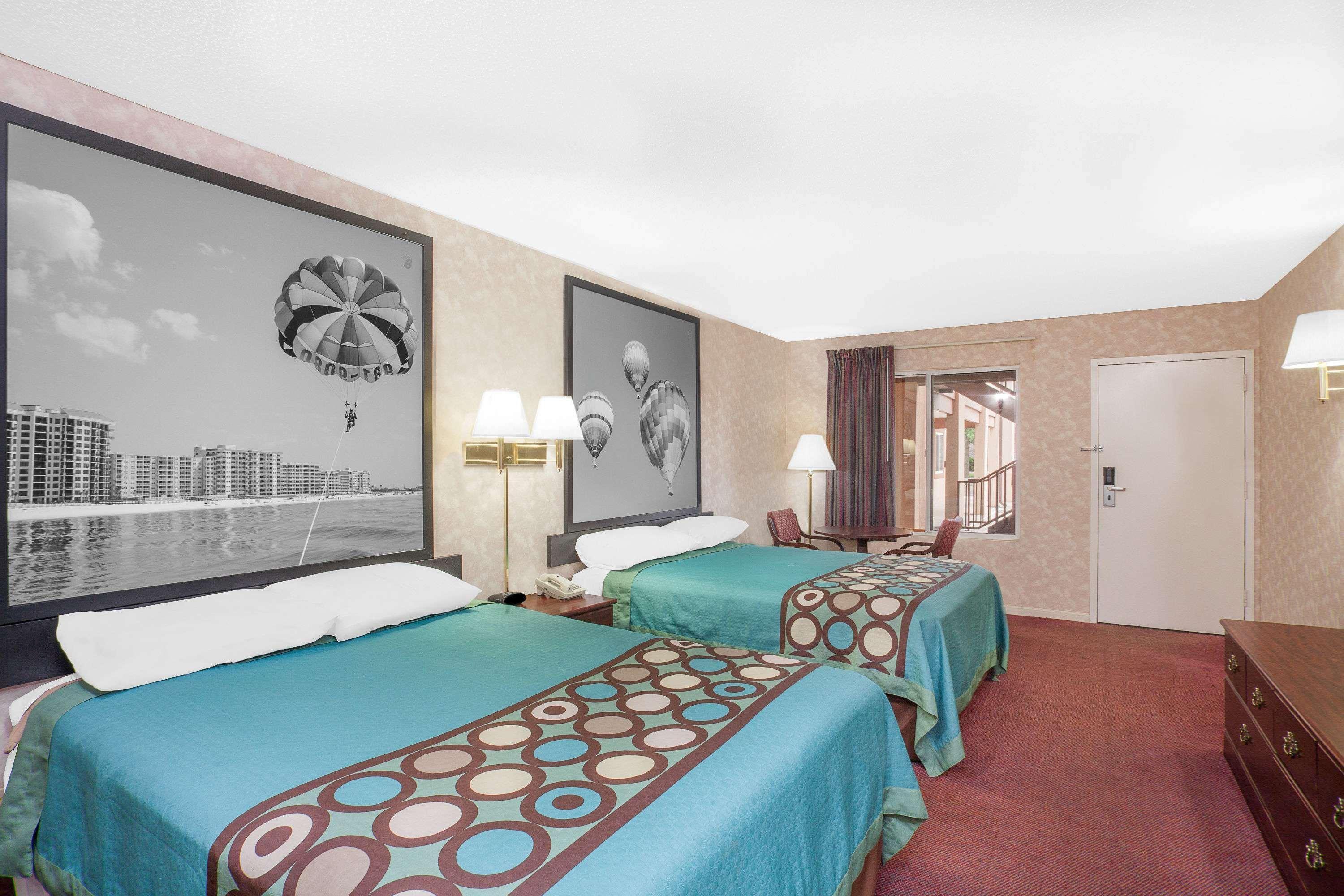 Super 8 By Wyndham Decatur Priceville Dış mekan fotoğraf
