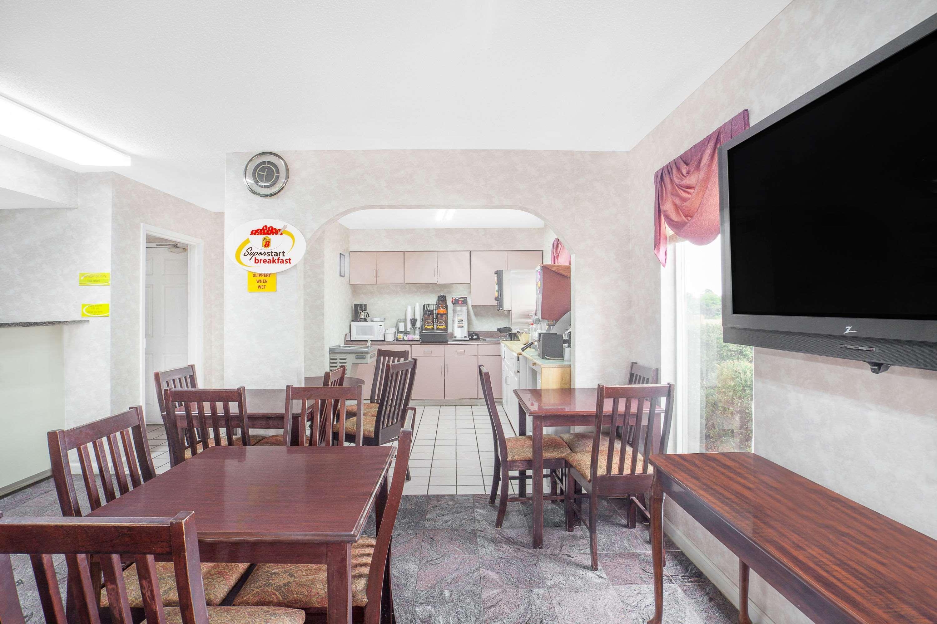 Super 8 By Wyndham Decatur Priceville Dış mekan fotoğraf